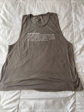 Club Pilates Women's Brown Muscle Tee - Relaxed Fit